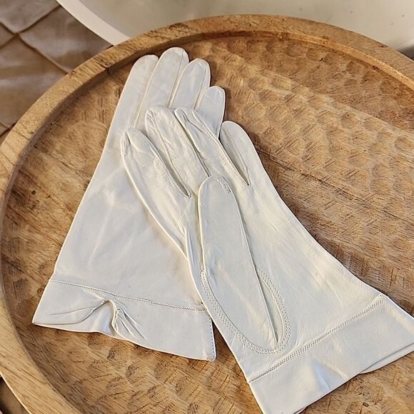 Vintage Alexette Kid Leather Size 6 3/4" Buttery Soft Gloves - Picture 1 of 4